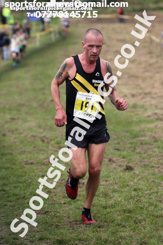 Senior mens Start Fitness North Eastern Harriers League, Wrekenton, Gateshead. Photo:  David T. Hewitson/Sports for All Pics